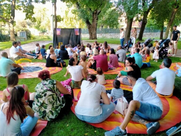 Qué actividades y servicios ofrece Village Plaza Bella Vista 27 actividades familiares en plaza publica