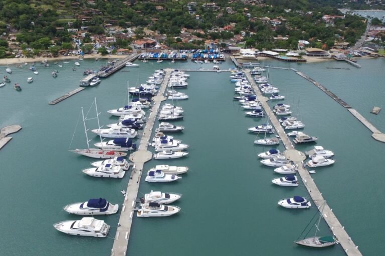 actividades nauticas en un club de barcos