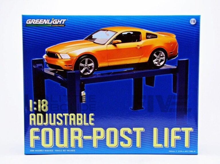 autos en venta con carteles de urgencia