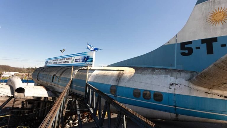 camino hacia el aeropuerto de malvinas