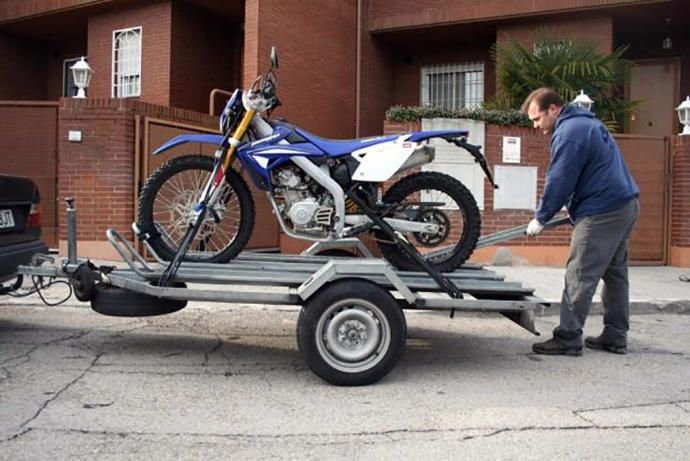 Qué tipo de carro es ideal para transportar una moto de manera segura 7 Qué tipo de carro es ideal para transportar una moto de manera segura