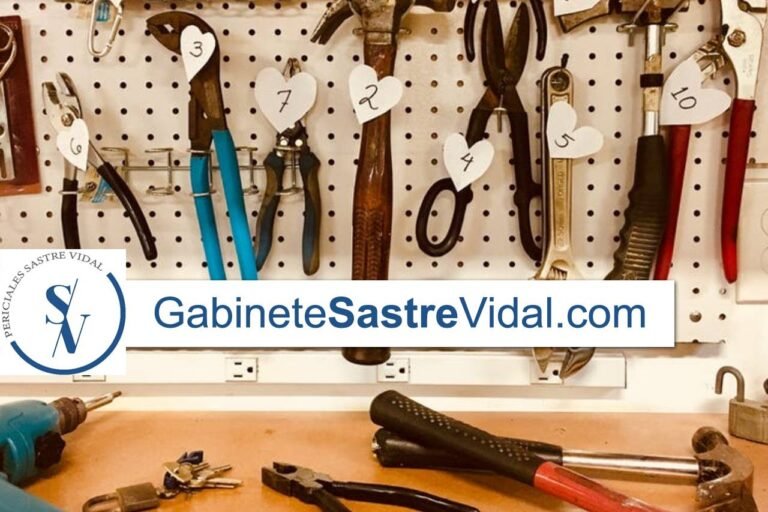 casa con herramientas de tasacion