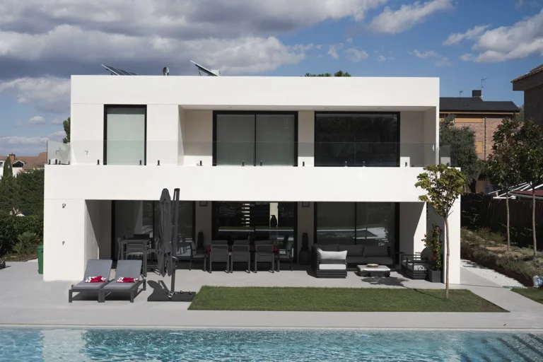 casa moderna con elementos esenciales decorativos