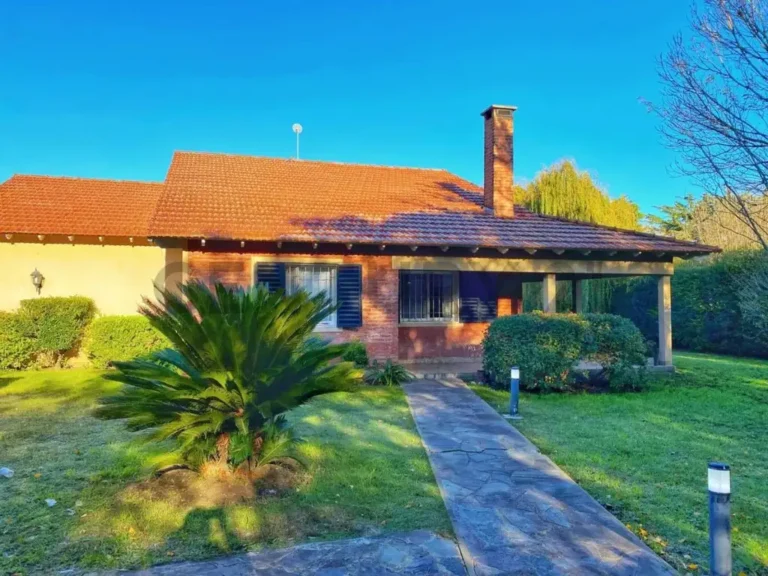casa quinta con jardin en la plata