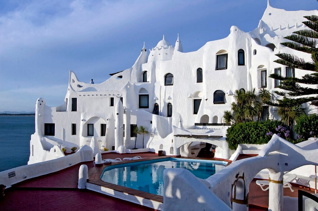 Dónde encontrar las casas blancas más emblemáticas de Punta del Este