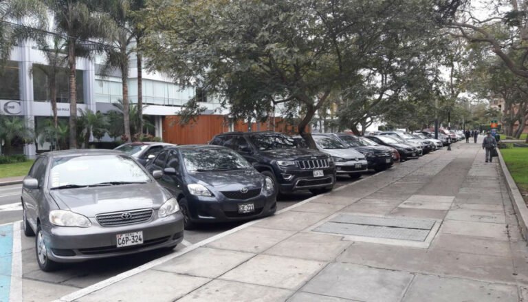 Cuánto cuesta alquilar una cochera por mes en Capital Federal 18 cochera urbana con vehiculos estacionados