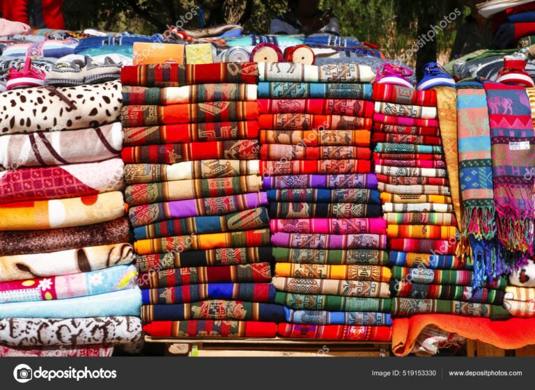coloridos tejidos artesanales del norte argentino