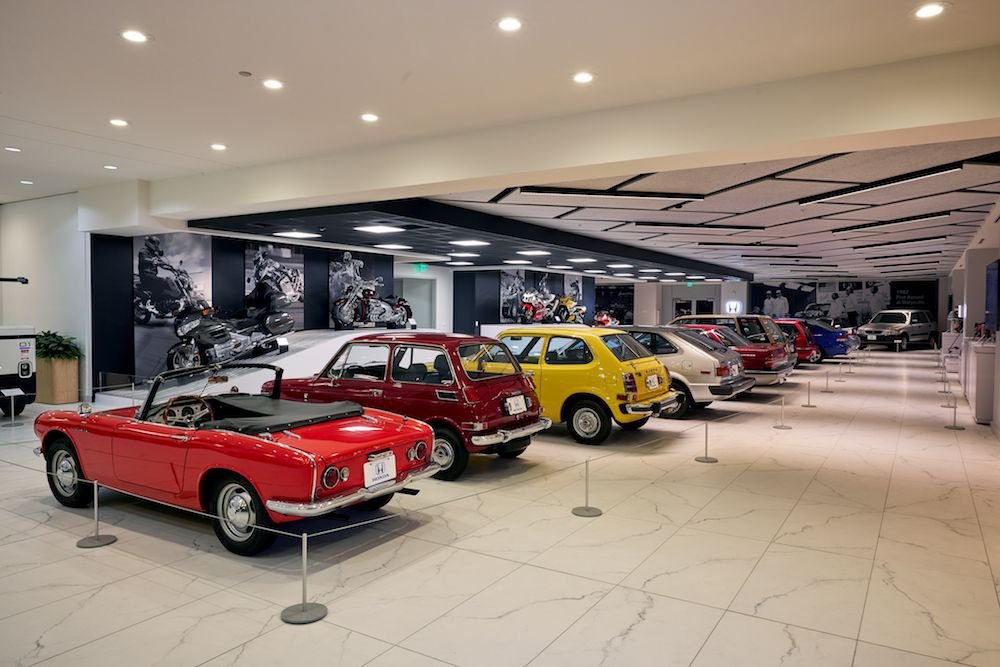 Qué servicios ofrece Cabral Motors SRL como concesionario Honda