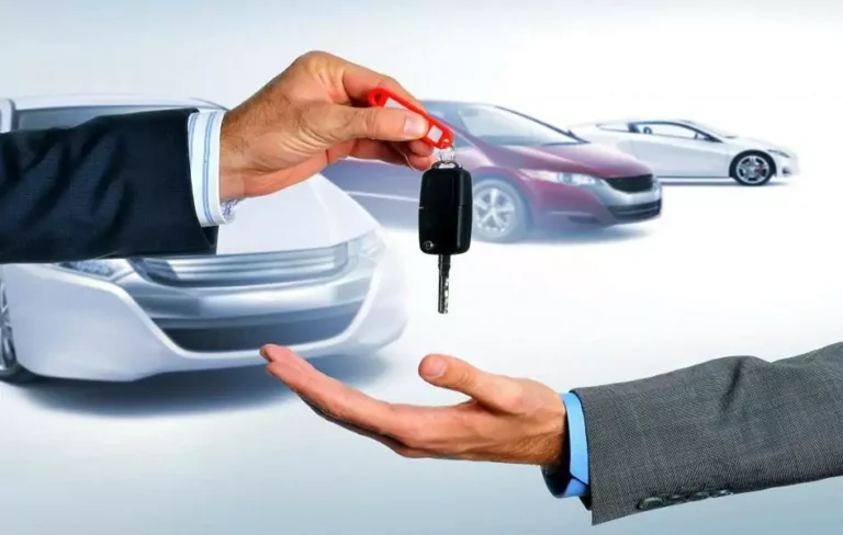 dueno preocupado vendiendo auto usado urgente