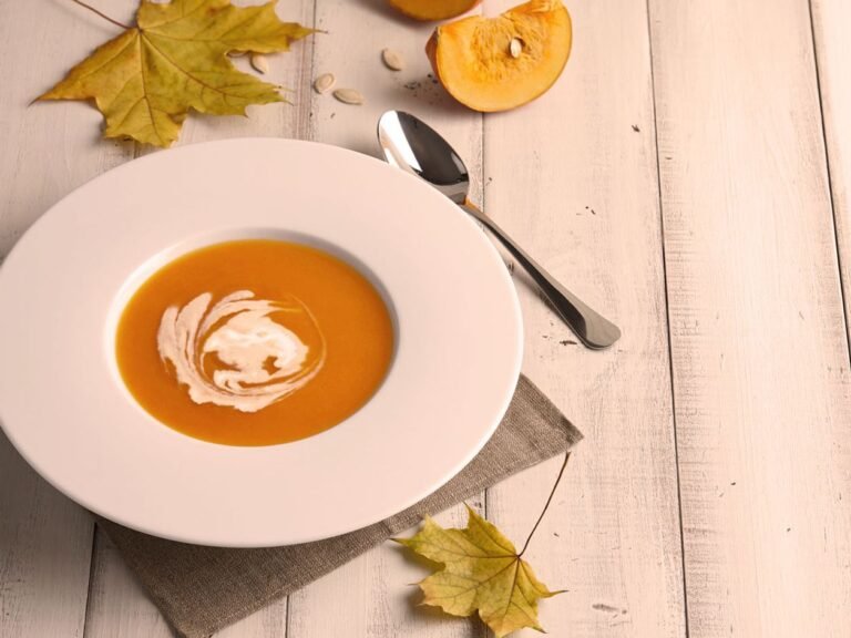 dulce de cayote en un plato decorativo