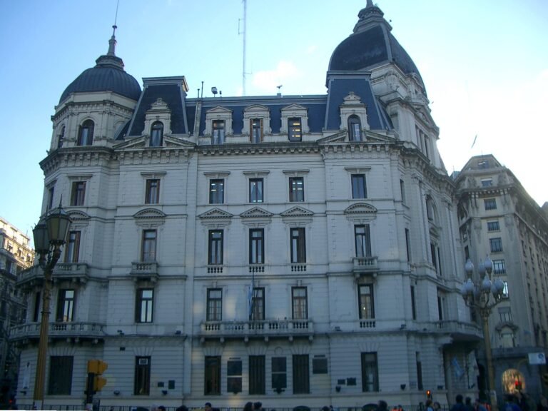 edificio gubernamental en buenos aires