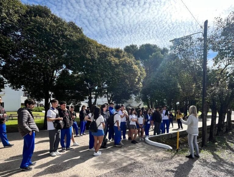 exterior del colegio san felipe en don torcuato