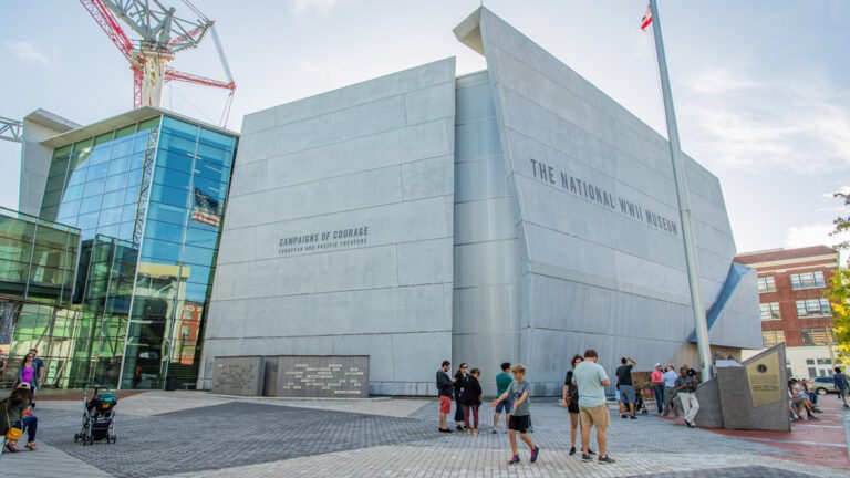 exteriores del museo nacional de la segunda guerra mundial