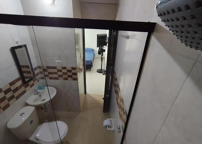 habitacion comoda con bano privado