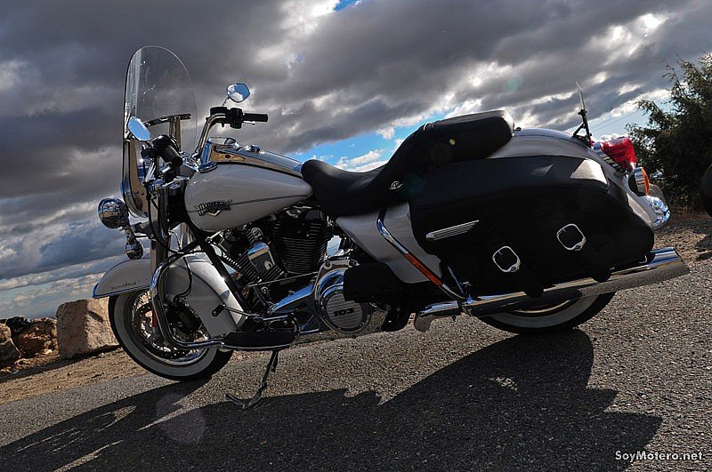 Qué características destacan en la Harley Davidson Road King