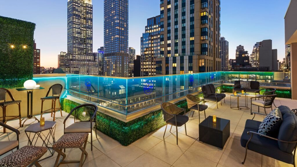 Qué servicios y comodidades ofrece Hyatt Centric Magnificent Mile