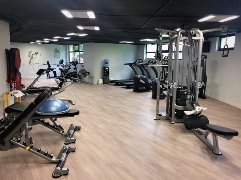 instalaciones deportivas de un club de golf