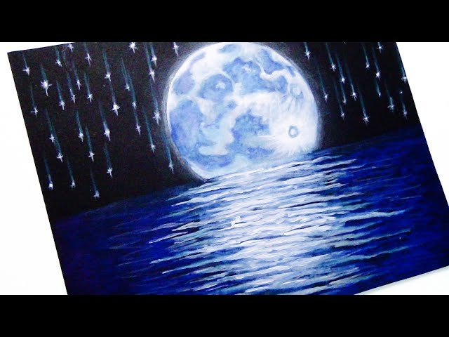 luna plateada reflejandose en el mar