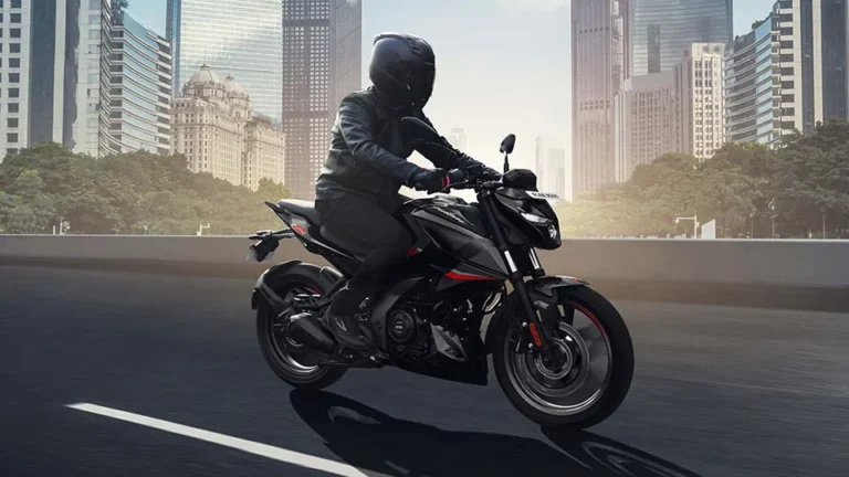 motocicleta en un paisaje urbano de rivadavia