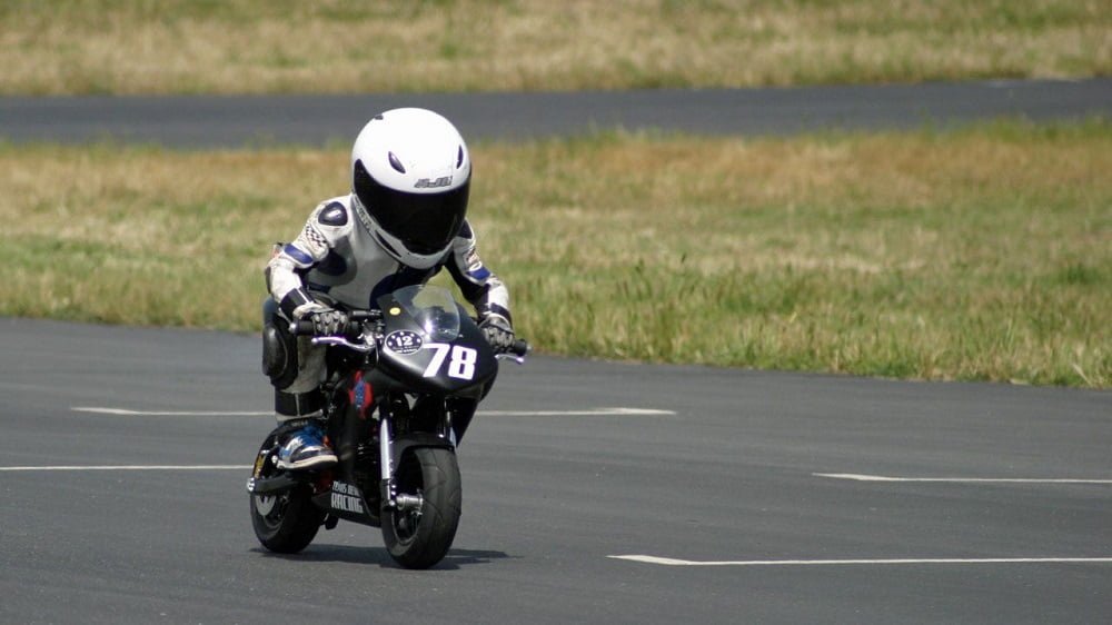 Qué motos chiquitas son las más seguras y adecuadas para niños