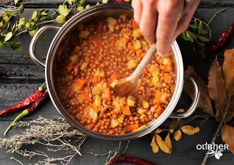 olla de lentejas humeante en la cocina