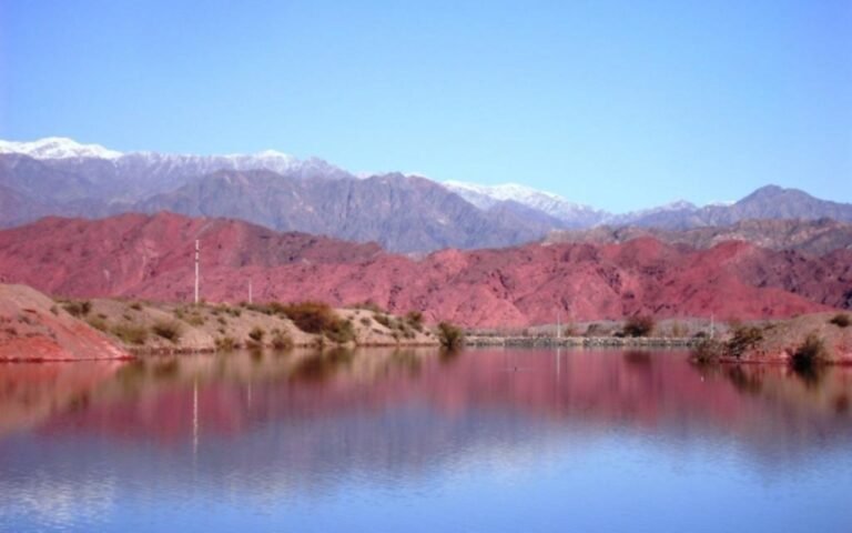 paisaje arido de villa union la rioja