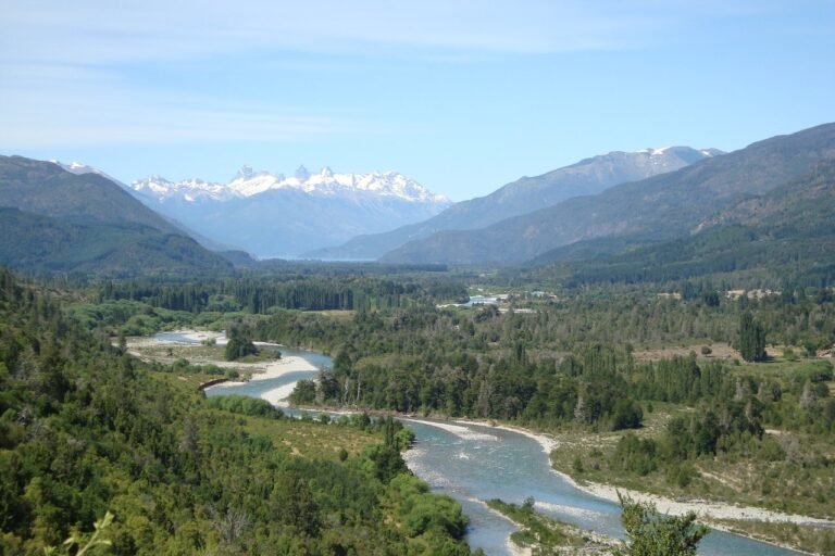 paisaje de montanas en el bolson