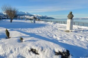 paisaje nevado de ushuaia en invierno