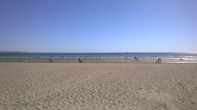 playa de arenas blancas en puerto madryn