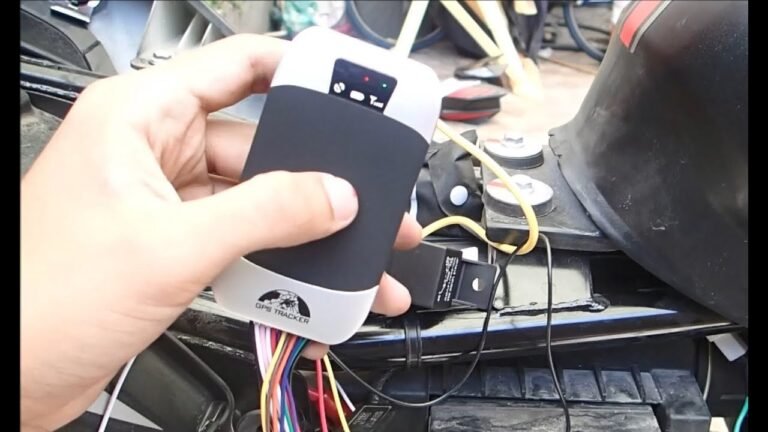 rastreador gps montado en una moto