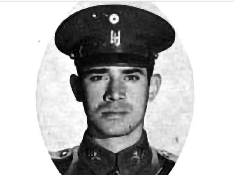 retrato del coronel diaz en uniforme