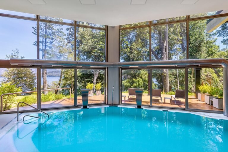 spa con pileta climatizada en naturaleza