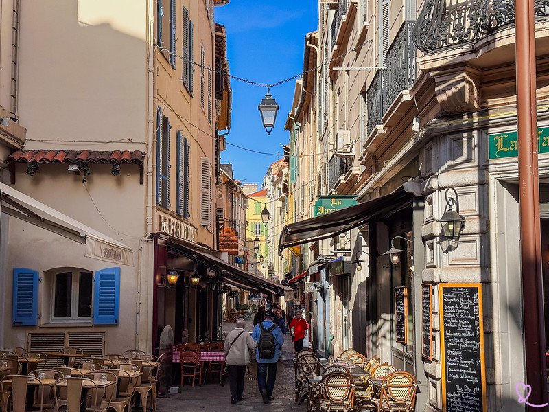 Qué servicios y productos ofrece Plaza Vea en Lanús, Hipólito Yrigoyen