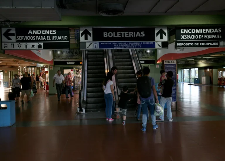 terminal de micro retiro en uso