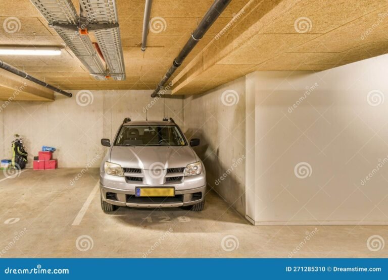 Qué hacer si vendí un auto y no quieren hacer la transferencia 26 un auto en un estacionamiento vacio