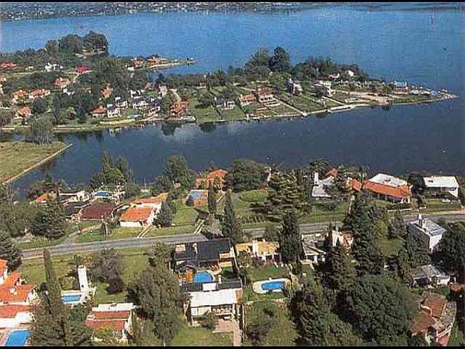 Cómo encontrar los mejores pasajes en avión a Villa Carlos Paz