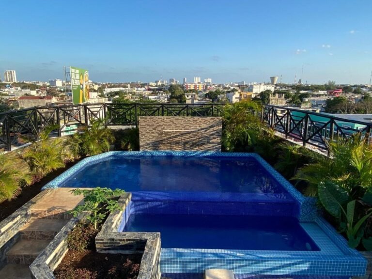 vista exterior de roca aparts suites