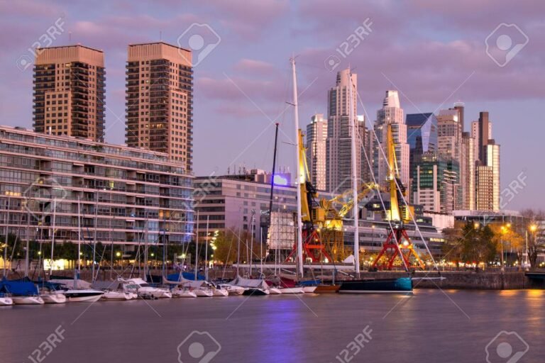Cómo encontrar los mejores departamentos en Buenos Aires a través de Booking 5 vista panoramica de buenos aires moderna