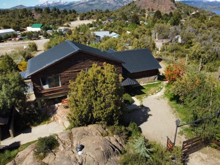 vista panoramica de hostel andino villa pehuenia