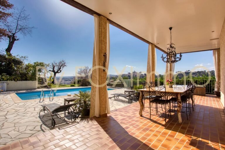 vista panoramica de una villa del sur