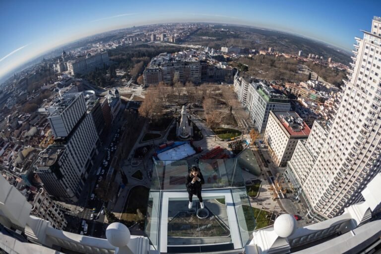 Qué es el Edificio Mirador en Cabo Corrientes y qué ofrece 19 vista panoramica del edificio mirador