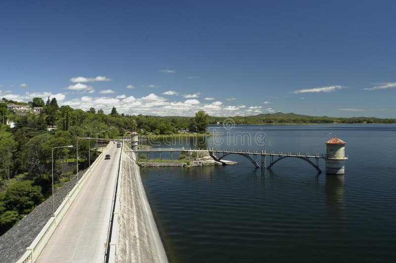 vista panoramica del embalse rio tercero